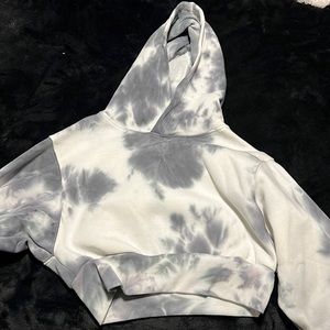 cropped tye dye hoodie with pockets